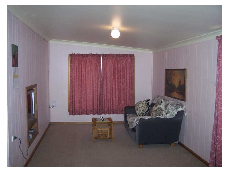 9 Charles Street, Wellington NSW 2820