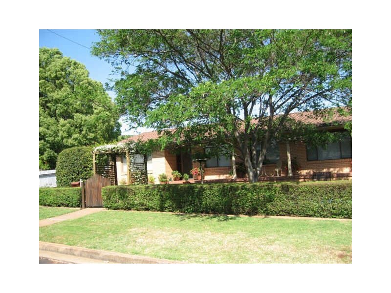 15 Thornton Street, Wellington NSW 2820