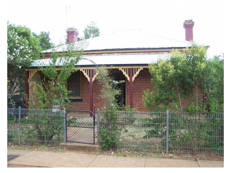 32 Maxwell Street, Wellington NSW 2820