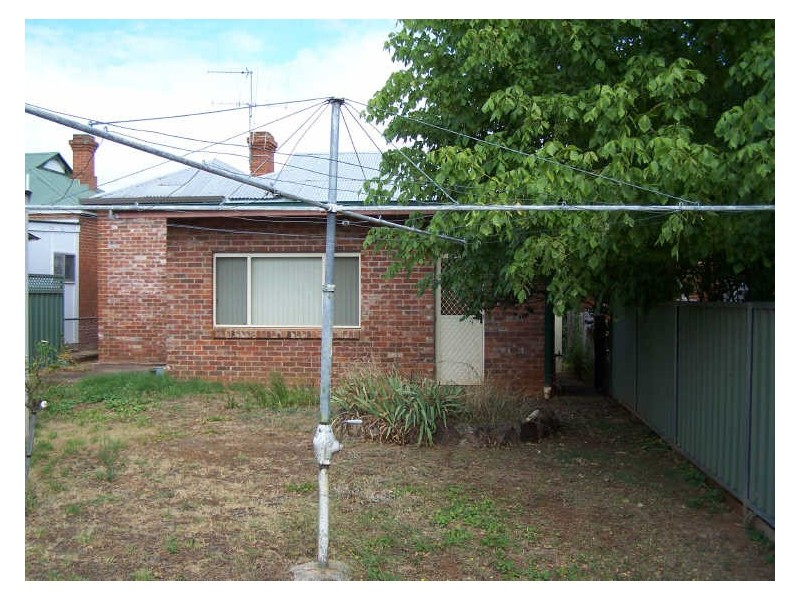 20 Simpson Street, Wellington NSW 2820