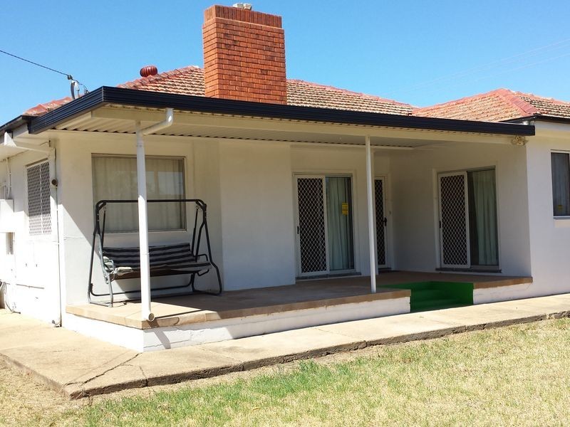 60-64 Curtis Street, Wellington NSW 2820