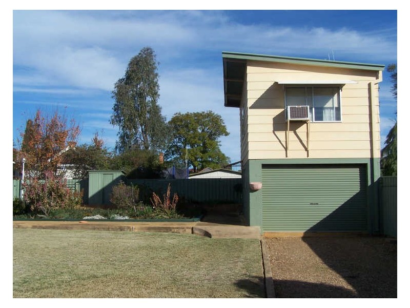 115 Warne Street, Wellington NSW 2820