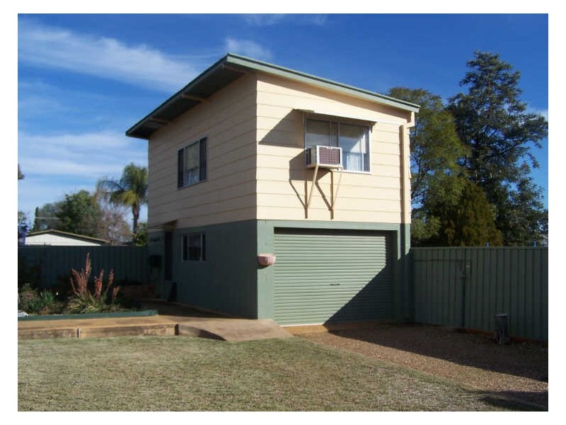 115 Warne Street, Wellington NSW 2820