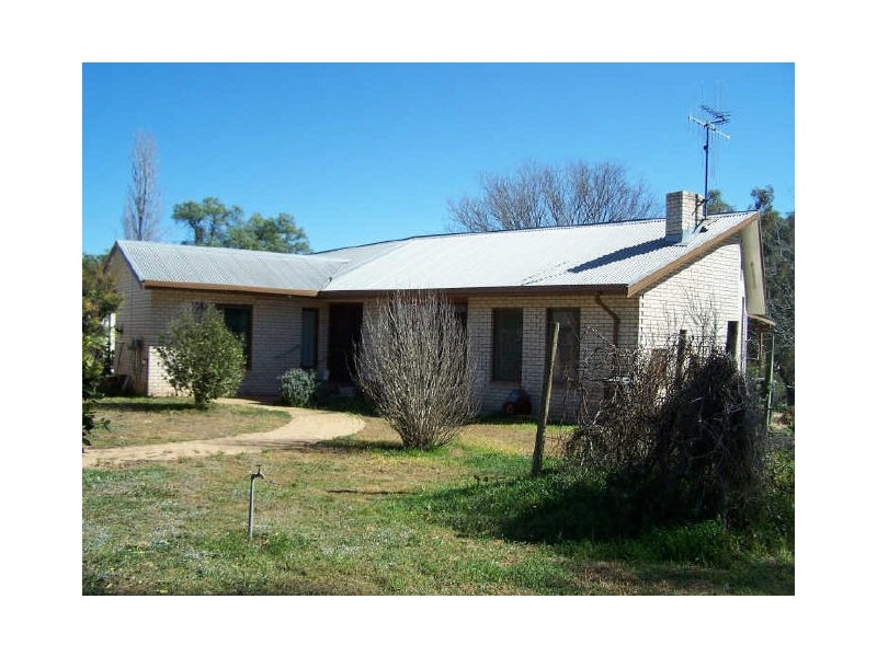 102A Gobolion Street, Wellington NSW 2820