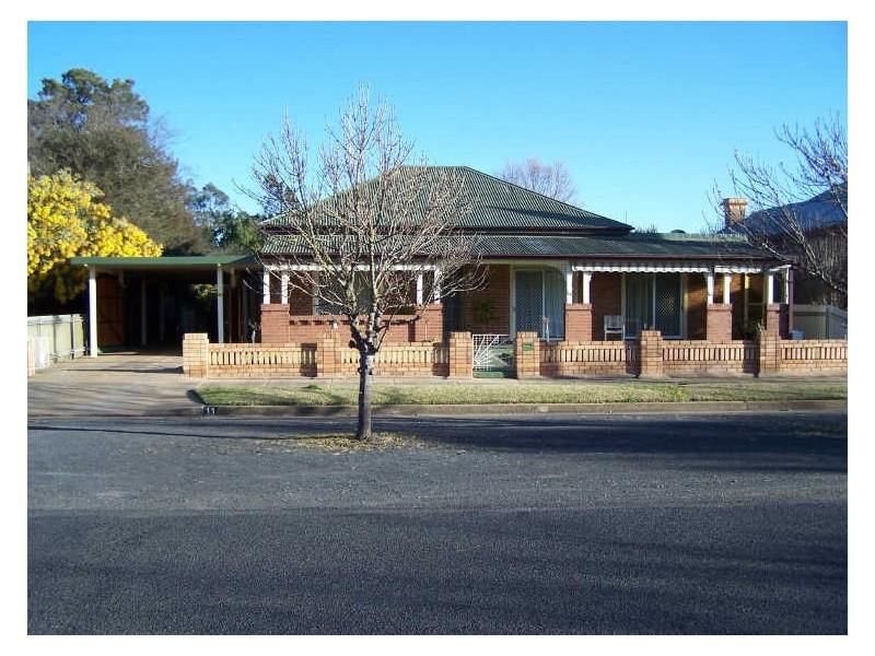 11 Gisborne Street, Wellington NSW 2820