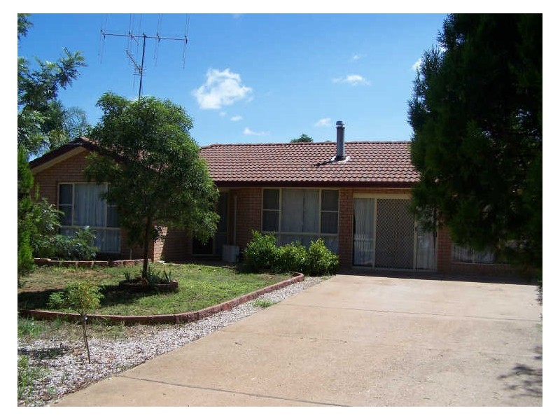 10 Apsley Street, Wellington NSW 2820