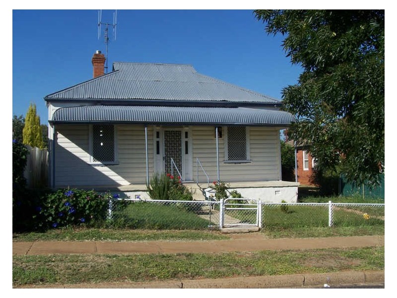 105 Gisborne Street, Wellington NSW 2820