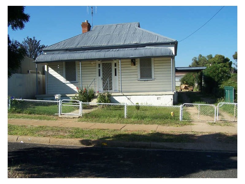 105 Gisborne Street, Wellington NSW 2820