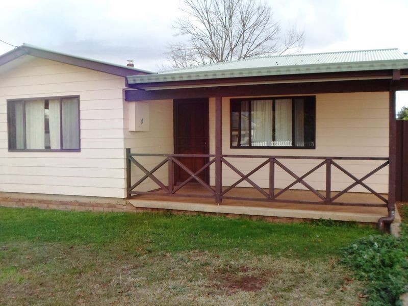 8 Dibbs Street, Wellington NSW 2820