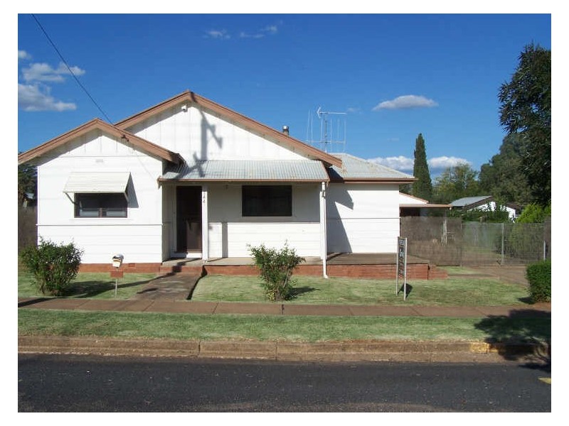 144 Arthur Street, Wellington NSW 2820
