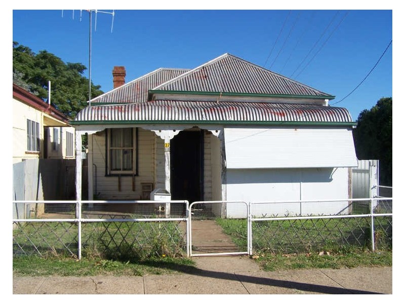 37 Simpson Street, Wellington NSW 2820