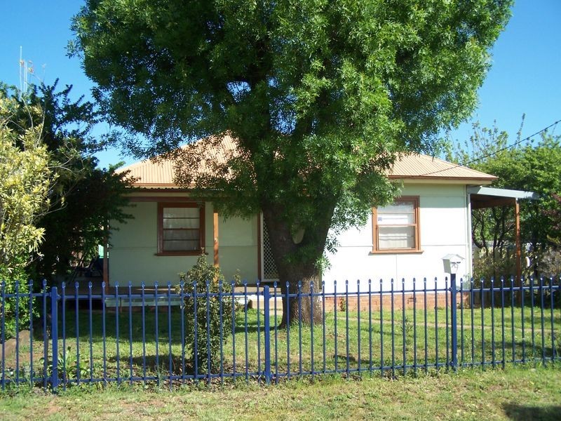 9 Charles Street, Wellington NSW 2820