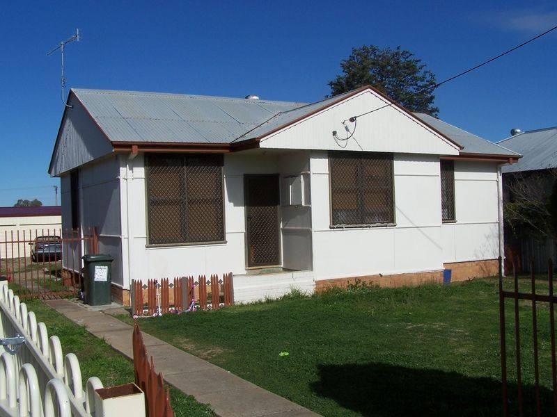 7 Glasson Street, Wellington NSW 2820