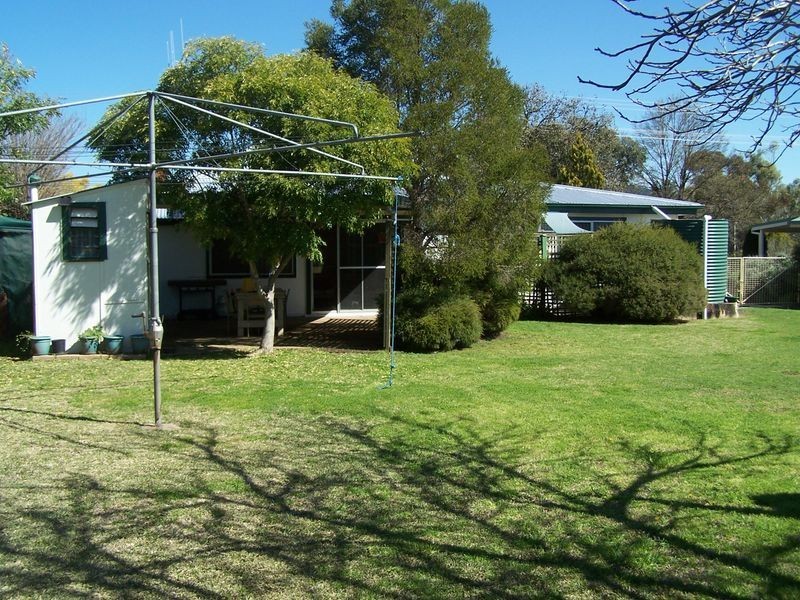 74 Montefiores street, Wellington NSW 2820