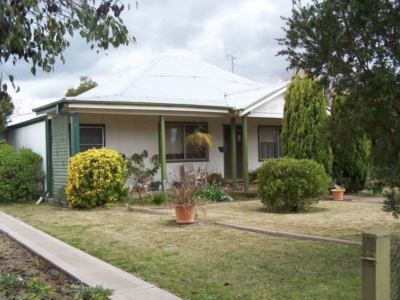 74 Montefiores street, Wellington NSW 2820