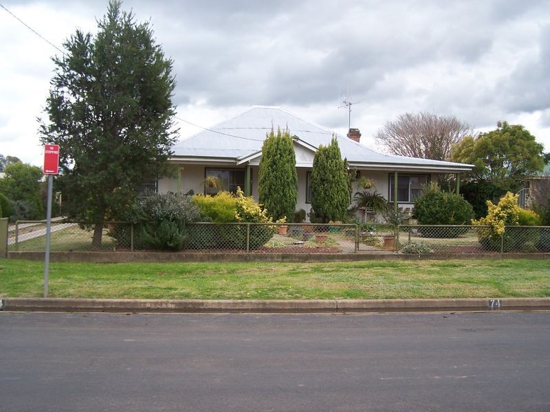 74 Montefiores street, Wellington NSW 2820