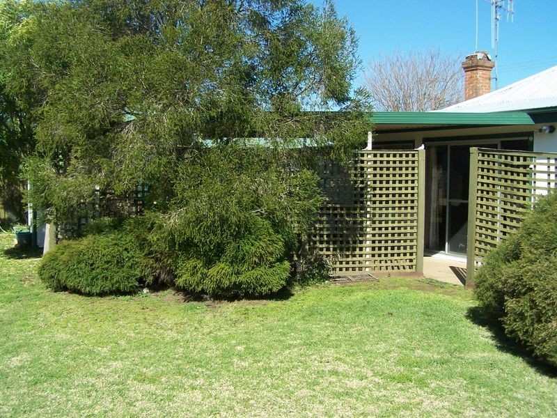 74 Montefiores street, Wellington NSW 2820