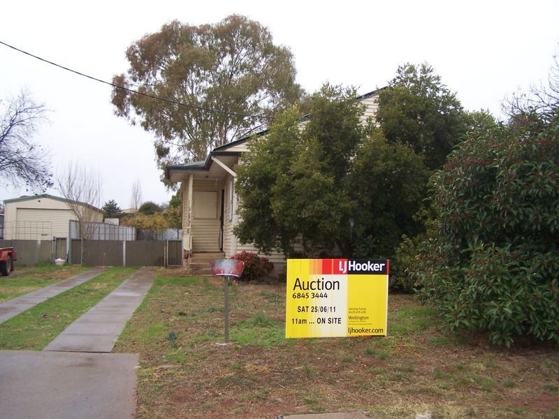 100 Simpson Street, Wellington NSW 2820