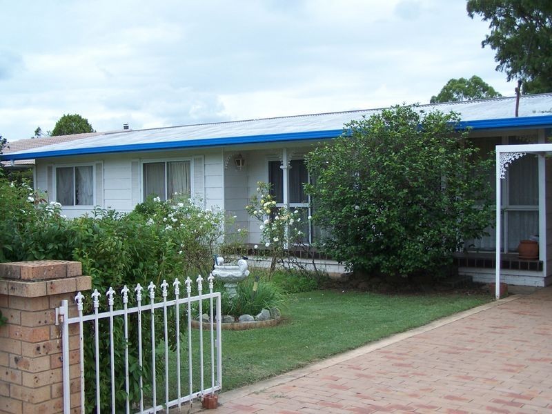 148 Whiteley Street, Wellington NSW 2820