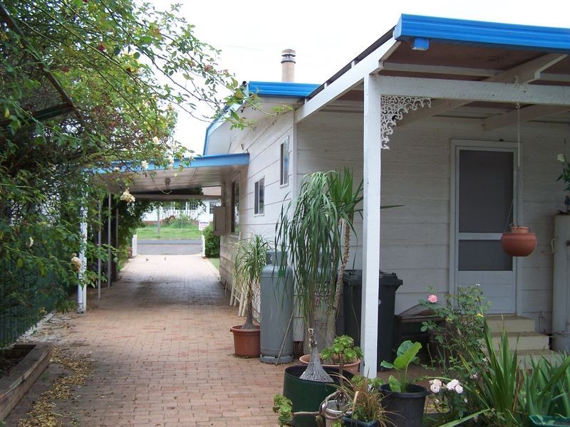 148 Whiteley Street, Wellington NSW 2820