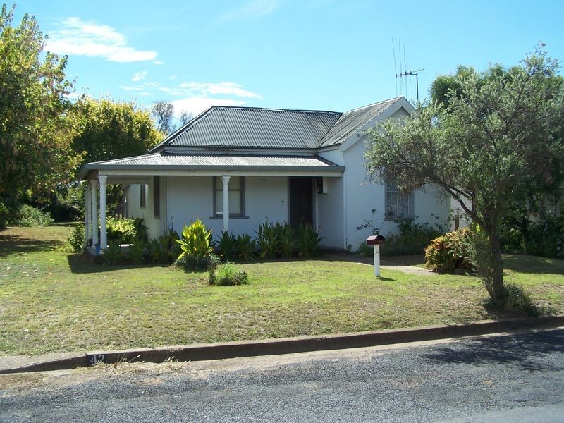 42 Montefiores Street, Wellington NSW 2820