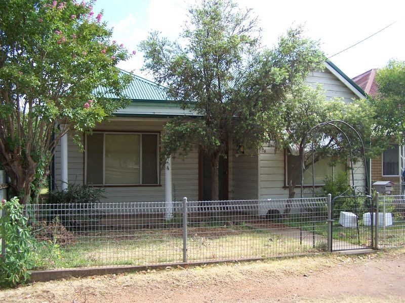 74 Gisborne Street, Wellington NSW 2820