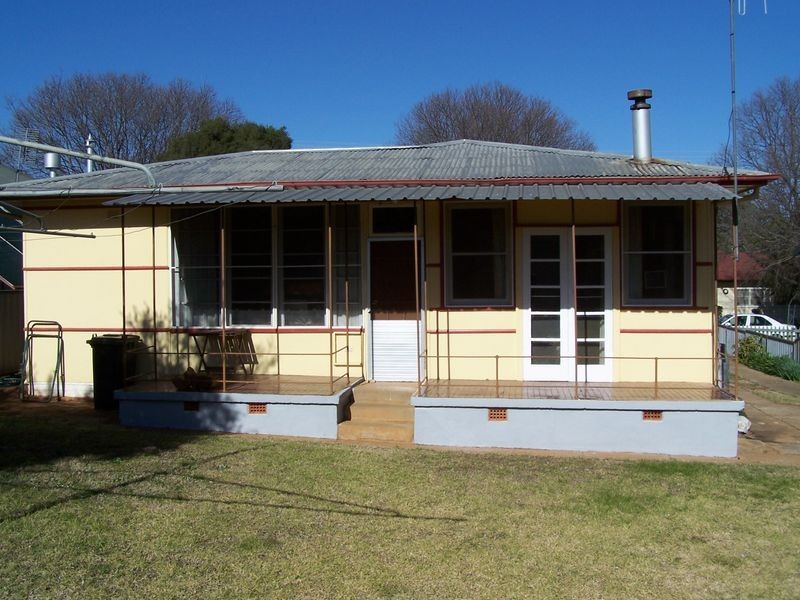 38 Short Street, Wellington NSW 2820