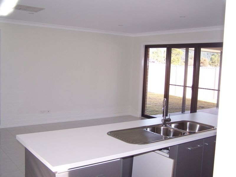 10 King Street, Wellington NSW 2820