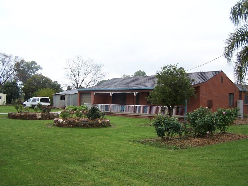 124-126 Simpson Street, Wellington NSW 2820