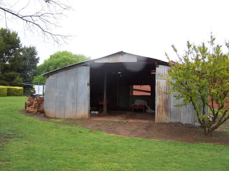 124-126 Simpson Street, Wellington NSW 2820