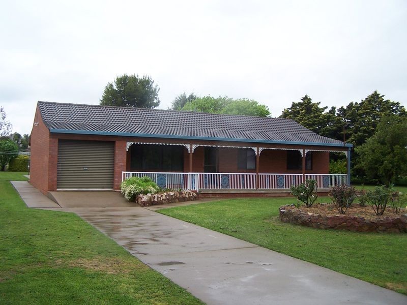 124-126 Simpson Street, Wellington NSW 2820