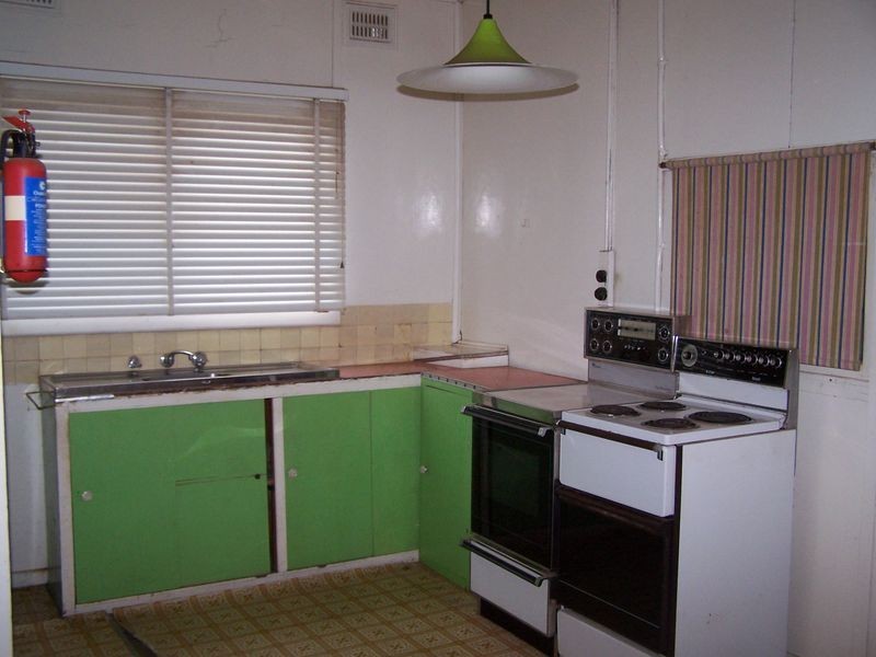 124-126 Simpson Street, Wellington NSW 2820