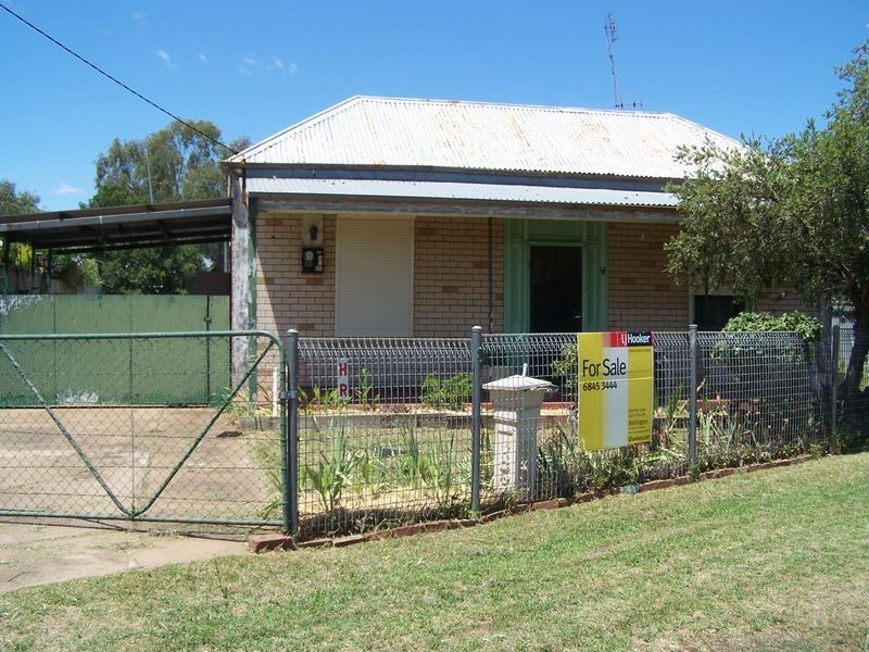 8 Railway Avenue, Wellington NSW 2820