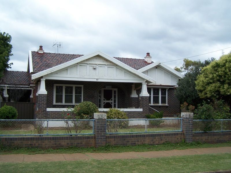 87 Gisborne Street, Wellington NSW 2820