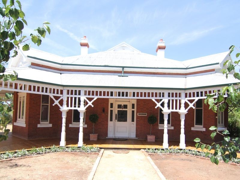 75 Warne Street, Wellington NSW 2820