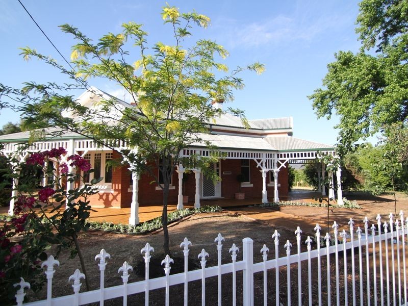 75 Warne Street, Wellington NSW 2820