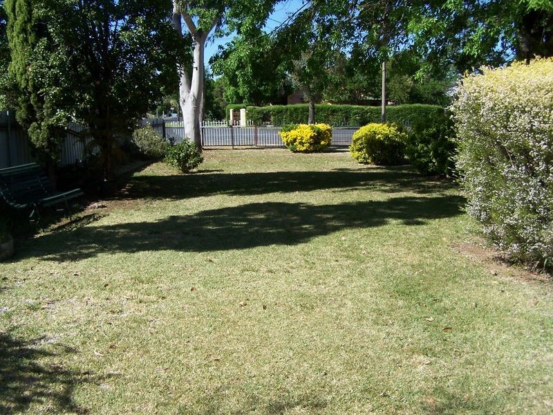 106 Warne Street, Wellington NSW 2820