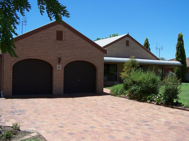 9 Eucalyptus Drive, Wellington NSW 2820