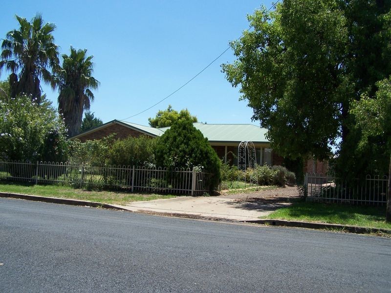 76 Montefiores Street, Wellington NSW 2820