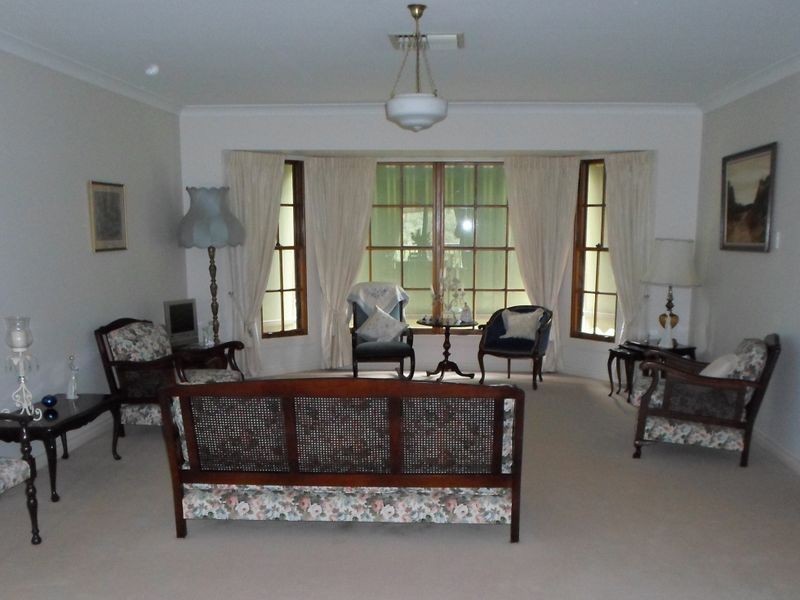 49 Montefiores Street, Wellington NSW 2820