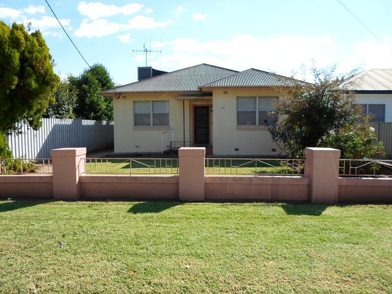 25 Raymond Street, Wellington NSW 2820