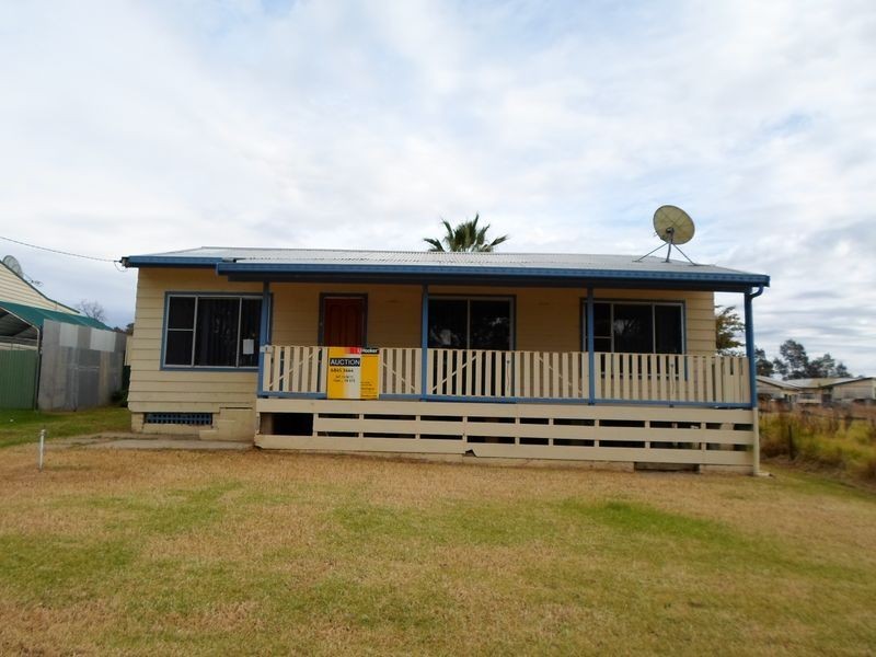 8 Naroogal Street, Mumbil NSW 2820