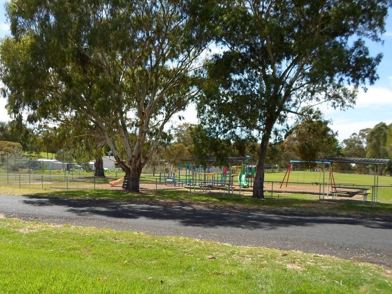 8 Naroogal Street, Mumbil NSW 2820