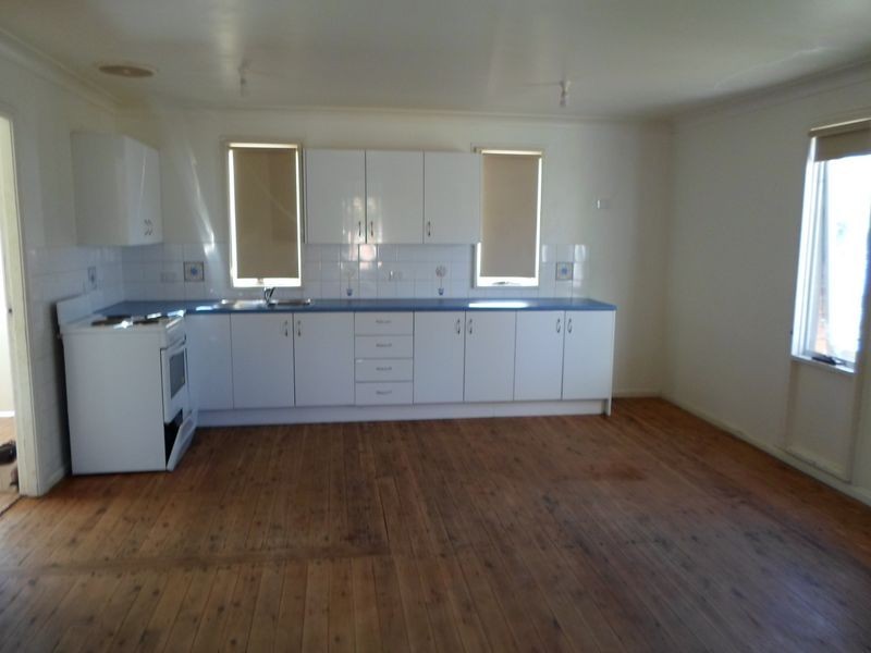1 Walker Crescent, Wellington NSW 2820