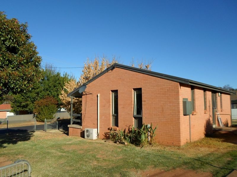 1 Walker Crescent, Wellington NSW 2820