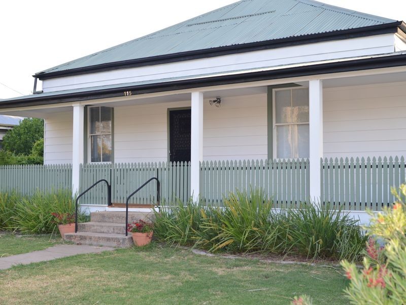 115 Gisborne Street, Wellington NSW 2820