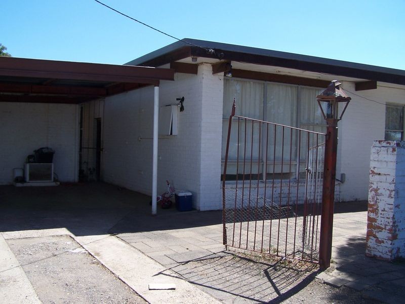 7 McLeod Street, Wellington NSW 2820