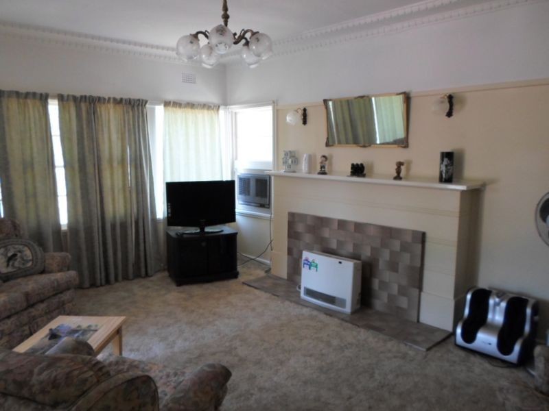 106 Warne Street, Wellington NSW 2820