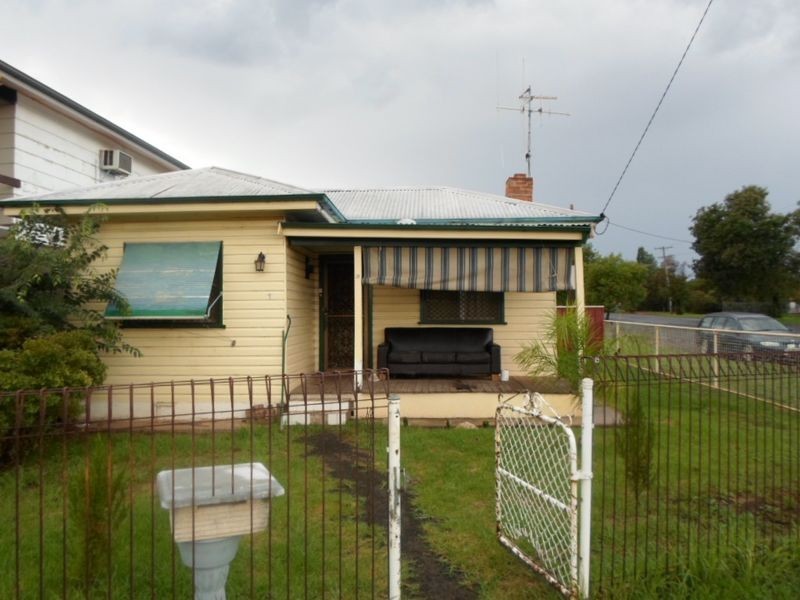 12 Railway Avenue, Wellington NSW 2820