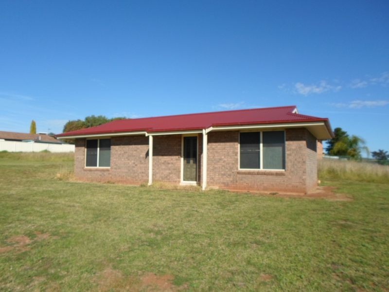 18 Bangalla Crescent, Wellington NSW 2820